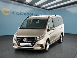 Gold Gebraucht 2024 Mercedes V220 Van / Kleinbus | 57.199 € (Teuer)