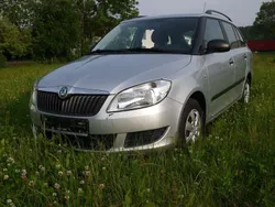 Silber Gebraucht 2010 Skoda Fabia Cool Edition Kombi | 5.900 € (Teuer)