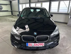 Schwarz Gebraucht 2015 BMW 218 Active Tourer Van / Kleinbus | 13.850 € (Fairer Preis)