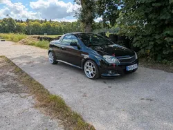 Schwarz Gebraucht 2005 Opel Tigra Cabrio | 2.699 € (Fairer Preis)