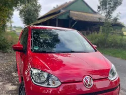 Rot Gebraucht 2016 VW up! Kleinwagen | 6.900 € (Fairer Preis)