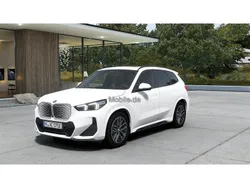 Weiß Neu 2025 BMW iX1 Performance SUV | 50.990 € (Etwas zu teuer)