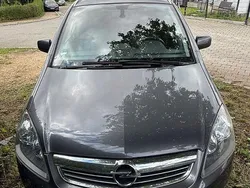 Grau Gebraucht 2012 Opel Zafira Family Van / Kleinbus | 7.000 € (Teuer)