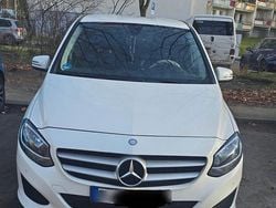 Weiß Gebraucht 2018 Mercedes B220 Van / Kleinbus | 12.800 €