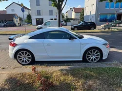 Weiß Gebraucht 2013 Audi TT Ambiente Coupé | 18.900 € (Fairer Preis)