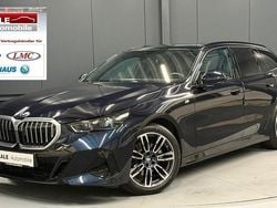 Carbonschwarz metallic Gebraucht 2024 BMW 520 M Sport Kombi | 53.490 € (Fairer Preis)