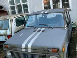 Grau Gebraucht 1997 Lada niva SUV | 1.550 €