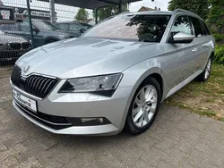 Brilliantsilber metallic Gebraucht 2019 Skoda Superb Style Kombi | 16.630 € (Superpreis)