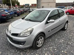 Grau Gebraucht 2006 Renault Clio II Limousine | 2.890 € (Fairer Preis)