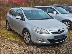 Silber Gebraucht 2011 Opel Astra Selection Kombi | 1.900 € (Guter Preis)