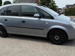 Silber Gebraucht 2003 Opel Meriva Van / Kleinbus | 1.900 € (Fairer Preis)