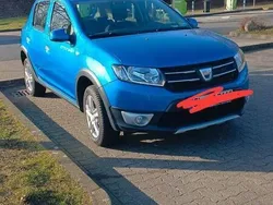 Blau Gebraucht 2014 Dacia Sandero Stepway Kleinwagen | 5.700 € (Fairer Preis)