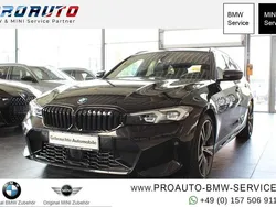 Black sapphire Gebraucht 2024 BMW 330 M Sport Kombi | 44.990 € (Fairer Preis)