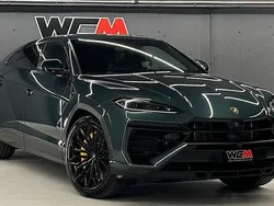 Grün Neu 2025 Lamborghini Urus SUV | 364.900 €