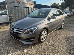 Grau Gebraucht 2015 Mercedes B180 Urban Van / Kleinbus | 14.100 € (Guter Preis)