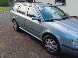 Grau Gebraucht 2003 Skoda Octavia Kombi | 750 € (Guter Preis)