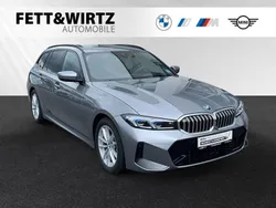 Skyscraper grau metallic Gebraucht 2024 BMW 320 M Sport Kombi | 44.499 € (Fairer Preis)