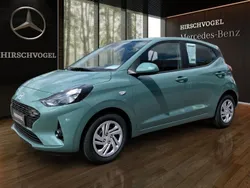 Grün mangrove green Neu 2025 Hyundai i10 Select Kleinwagen | 16.880 € (Fairer Preis)