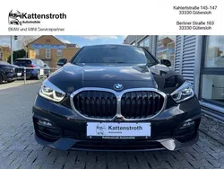 Saphirschwarz (metallic) Gebraucht 2023 BMW 120 Sport Line Kleinwagen | 31.390 € (Etwas zu teuer)