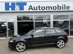 Phantomschwarz perleffekt Gebraucht 2011 Audi A3 Attraction Limousine | 7.777 € (Etwas zu teuer)