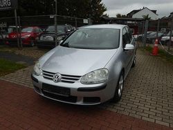 Reflexsilber metallic Gebraucht 2004 VW Golf Trendline Limousine | 3.490 € (Fairer Preis)