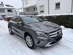 Grau Gebraucht 2015 Mercedes GLA200 SUV | 13.400 € (Fairer Preis)