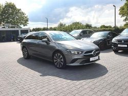 Grau Gebraucht 2020 Mercedes CLA200 Kombi | 22.100 € (Fairer Preis)
