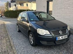 Grau Gebraucht 2005 VW Polo Kleinwagen | 2.400 € (Etwas zu teuer)