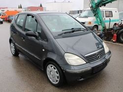 Grau Gebraucht 2001 Mercedes A170 Limousine | 750 € (Guter Preis)