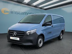 Blau Gebraucht 2024 Mercedes Vito Van / Kleinbus | 30.549 € (Teuer)