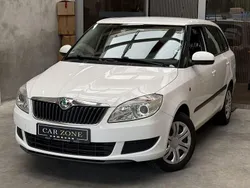 Weiß Gebraucht 2012 Skoda Fabia Ambition Kombi | 2.990 € (Guter Preis)