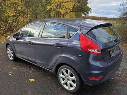 Grau Gebraucht 2012 Ford Fiesta Titanium Kleinwagen | 4.980 € (Fairer Preis)