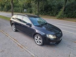 Schwarz Gebraucht 2014 Skoda Octavia Elegance Kombi | 7.999 €