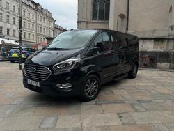 Schwarz Gebraucht 2021 Ford Tourneo Van / Kleinbus | 31.990 € (Fairer Preis)