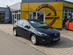 Blau Gebraucht 2018 Opel Astra Selection Limousine | 12.800 € (Etwas zu teuer)