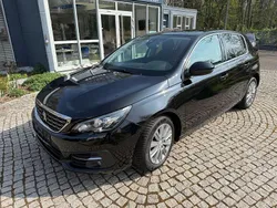 Schwarz perla nera/metallic Gebraucht 2020 Peugeot 308 Allure Kleinwagen | 11.990 € (Fairer Preis)