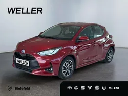 Rot Gebraucht 2021 Toyota Yaris Hybrid Team Kleinwagen | 19.990 € (Etwas zu teuer)