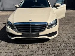 Gelb Gebraucht 2017 Mercedes E200 Kombi | 8.900 €