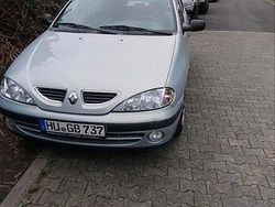 Silber Gebraucht 2001 Renault Mégane Limousine | 1.650 € (Etwas zu teuer)