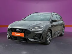 Grau Gebraucht 2024 Ford Focus ST-Line X Limousine | 23.860 € (Superpreis)