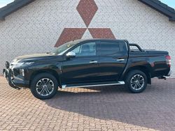 Schwarz Gebraucht 2021 Mitsubishi L200 Select Abholung | 32.990 € (Fairer Preis)