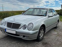 Silber Gebraucht 2000 Mercedes E200 Limousine | 3.150 € (Fairer Preis)
