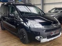 Schwarz Gebraucht 2015 Citroën Berlingo XTR Van / Kleinbus | 7.700 € (Fairer Preis)
