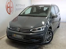 Grau Gebraucht 2024 VW Touran R-line Van / Kleinbus | 42.690 € (Teuer)