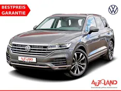 Grau Gebraucht 2019 VW Touareg Elegance SUV | 41.950 € (Etwas zu teuer)