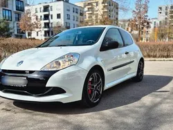 Weiß Gebraucht 2012 Renault Clio R.S. R.S. Kleinwagen | 13.900 € (Fairer Preis)