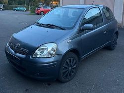 Grau Gebraucht 2005 Toyota Yaris Limousine | 2.000 € (Fairer Preis)