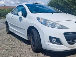 Weiß Gebraucht 2011 Peugeot 207 CC Premium Cabrio | 1.990 € (Guter Preis)