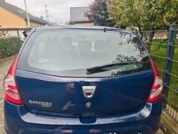 Blau Gebraucht 2010 Dacia Sandero Kleinwagen | 1.400 € (Guter Preis)
