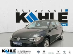 Schwarz Gebraucht 2022 VW Golf VIII Life Limousine | 19.790 € (Fairer Preis)